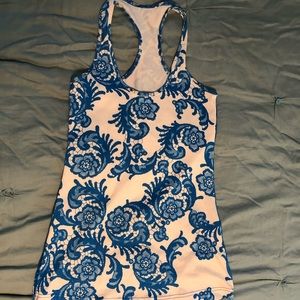 Lululemon tank